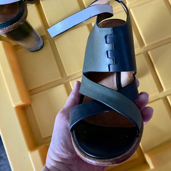 L.A.M.B. Green Strappy Leather Sandals Heels Shoes  7,5M - Picture 4 of 6